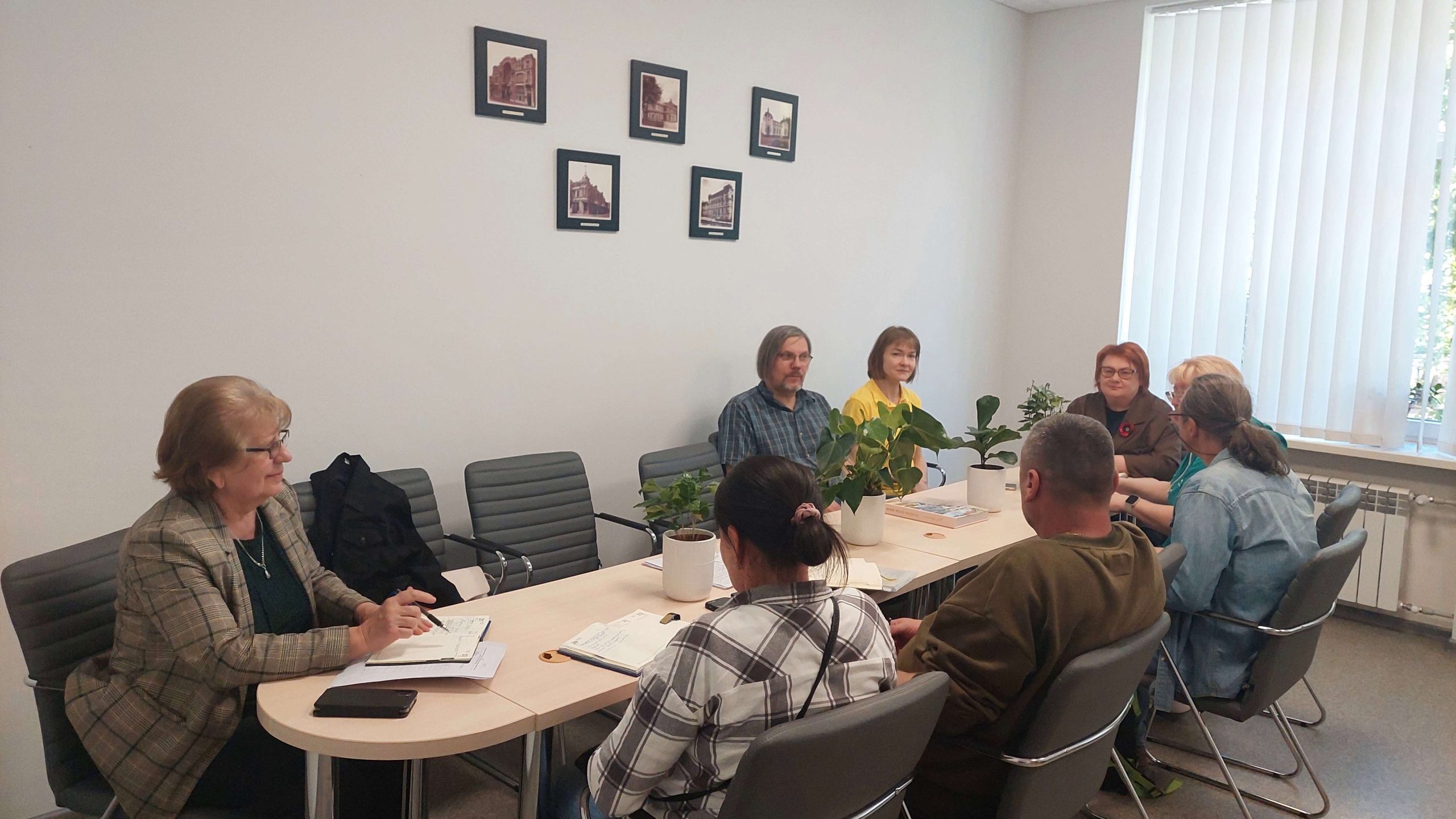 Робоча зустріч з представниками благодійної організації “Міжнародний благодійний фонд “Руки друзів” та громадської організації “Фонд розвитку громади”